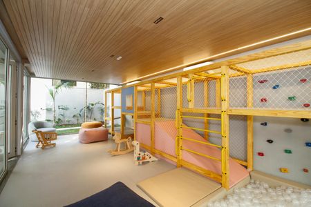 Studio à venda com 28m², 1 quarto e sem vaga Studio à venda com 28m², 1 quarto e sem vagaÁrea Comum - Brinquedoteca