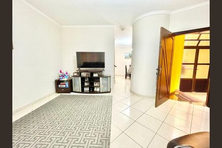 Casa à venda com 245m², 4 quartos e 3 vagasFoto 04