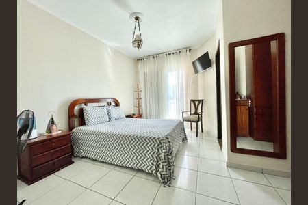 Foto 06 de casa à venda com 4 quartos, 245m² em Jardim Teresa, São Paulo