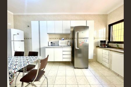 Casa à venda com 245m², 4 quartos e 3 vagasFoto 09