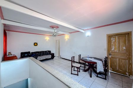 Casa para alugar com 50m², 3 quartos e 2 vagas Casa para alugar com 50m², 3 quartos e 2 vagasSala