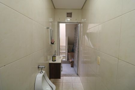 Casa à venda com 250m², 4 quartos e 2 vagasBanheiro da Área gourmet