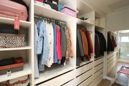 Casa à venda com 250m², 4 quartos e 2 vagasCloset da Suite
