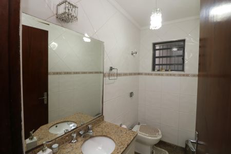 Casa à venda com 250m², 4 quartos e 2 vagasLavabo