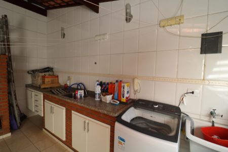 Casa à venda com 250m², 4 quartos e 2 vagasÁrea de Serviço