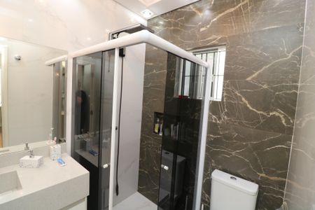 Casa à venda com 250m², 4 quartos e 2 vagasBanheiro da Suíte 2