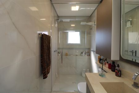 Casa à venda com 250m², 4 quartos e 2 vagasBanheiro da Suíte