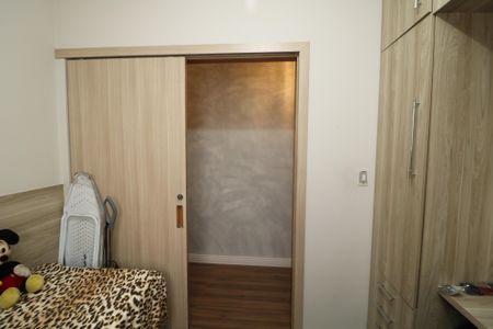 Casa à venda com 250m², 4 quartos e 2 vagasQuarto