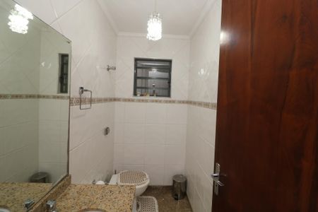 Casa à venda com 250m², 4 quartos e 2 vagasLavabo