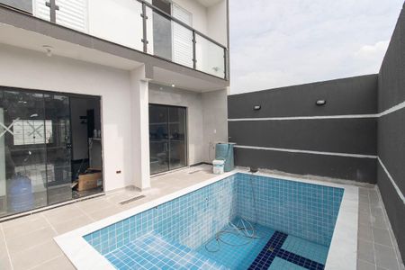 Casa para alugar com 180m², 4 quartos e 2 vagas Casa para alugar com 180m², 4 quartos e 2 vagasPiscina