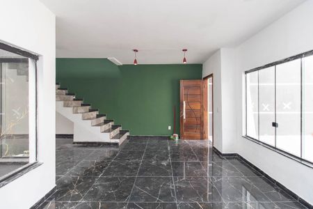 Sala de casa para alugar com 4 quartos, 180m² em Tres Cruzes, São Paulo