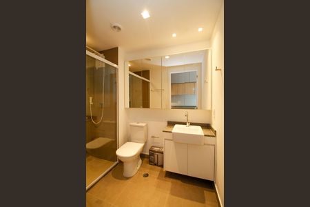 Banheiro de kitnet/studio à venda com 1 quarto, 21m² em Pinheiros, São Paulo