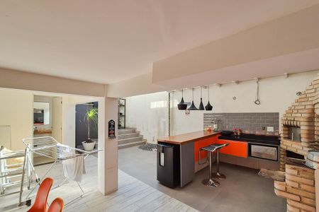 Casa à venda com 420m², 4 quartos e 3 vagas Casa à venda com 420m², 4 quartos e 3 vagasÁrea gourmet