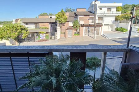 Casa à venda com 420m², 4 quartos e 3 vagas Casa à venda com 420m², 4 quartos e 3 vagasVaranda Suíte 1