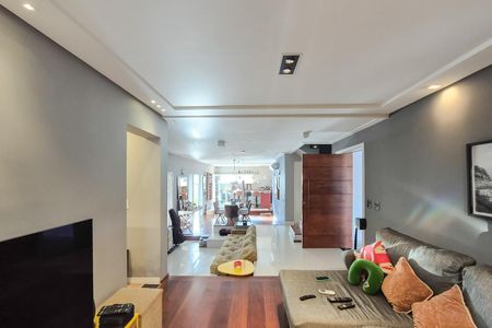 Casa à venda com 420m², 4 quartos e 3 vagas Casa à venda com 420m², 4 quartos e 3 vagasSala