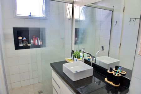Apartamento à venda com 98m², 3 quartos e 1 vagaSuíte - Banheiro