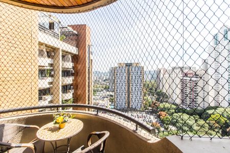 Apartamento à venda com 55m², 1 quarto e 1 vaga Apartamento à venda com 55m², 1 quarto e 1 vagaVaranda
