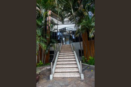Apartamento à venda com 55m², 1 quarto e 1 vagaEscada