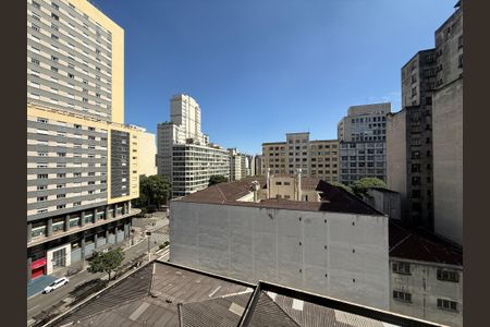 Vista sala de kitnet/studio para alugar com 1 quarto, 26m² em República, São Paulo