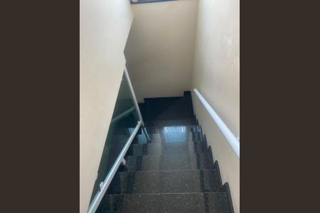 Casa à venda com 192m², 3 quartos e 3 vagasESCADA INTERNA