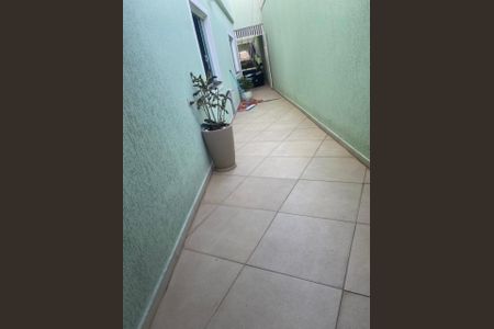 Casa à venda com 192m², 3 quartos e 3 vagasCORREDOR EXTERNO