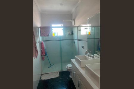 Casa à venda com 192m², 3 quartos e 3 vagasWC C/ BOX