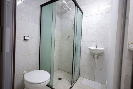 Banheiro de apartamento para alugar com 1 quarto, 14m² em Campestre, Santo André