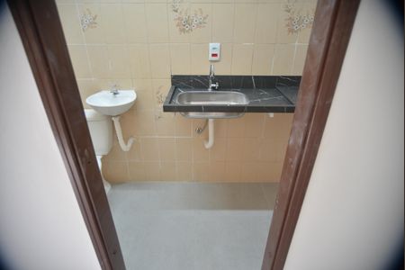 Banheiro de kitnet/studio para alugar com 1 quarto, 12m² em Campestre, Santo André