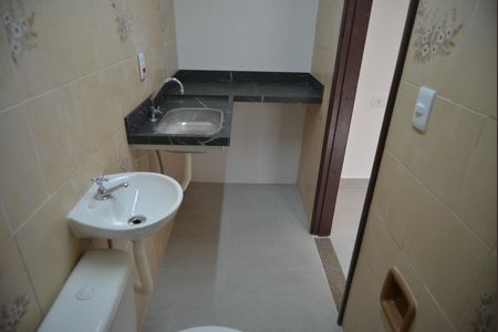 Banheiro de kitnet/studio para alugar com 1 quarto, 12m² em Campestre, Santo André