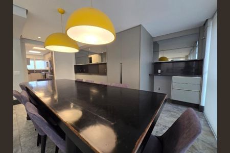 Apartamento à venda com 156m², 3 quartos e 3 vagasFoto 02