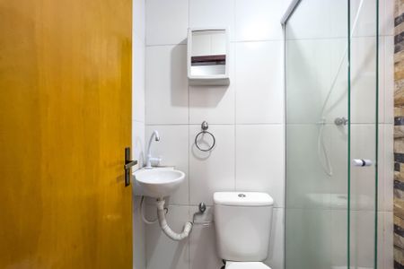 Banheiro de kitnet/studio para alugar com 1 quarto, 28m² em Bosque da Saúde, São Paulo