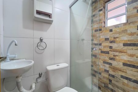 Banheiro de kitnet/studio para alugar com 1 quarto, 28m² em Bosque da Saúde, São Paulo
