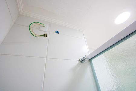 Apartamento à venda com 60m², 2 quartos e 2 vagas Apartamento à venda com 60m², 2 quartos e 2 vagasBanheiro social