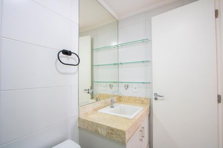 Apartamento à venda com 60m², 2 quartos e 2 vagas Apartamento à venda com 60m², 2 quartos e 2 vagasBanheiro social