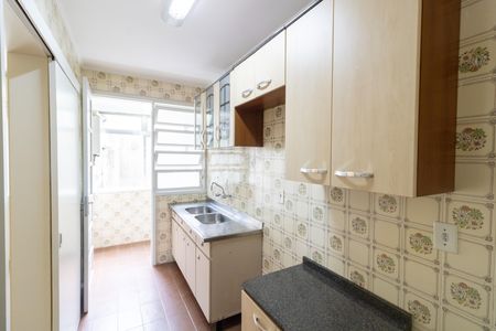 Cozinha de apartamento à venda com 1 quarto, 42m² em Menino Deus, Porto Alegre