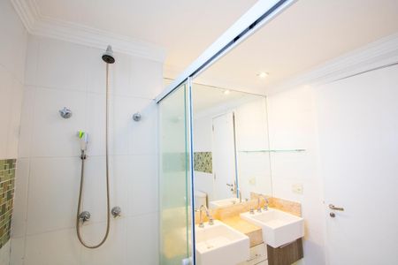 Apartamento para alugar com 400m², 3 quartos e 3 vagas Apartamento para alugar com 400m², 3 quartos e 3 vagasBanheiro do quarto 1