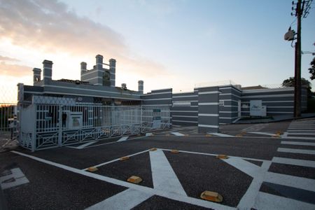 Casa de condomínio para alugar com 185m², 3 quartos e 4 vagas