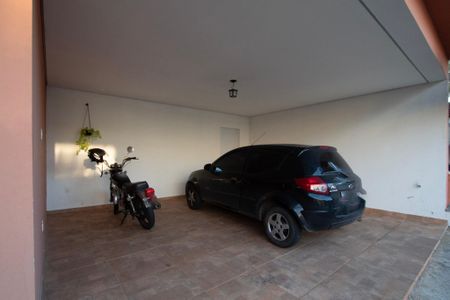 Casa de condomínio para alugar com 185m², 3 quartos e 4 vagas