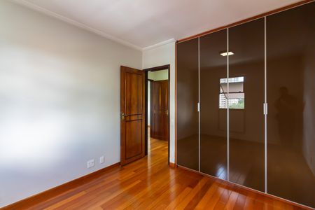 Apartamento à venda com 92m², 3 quartos e 2 vagas Apartamento à venda com 92m², 3 quartos e 2 vagasQuarto 1
