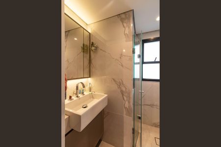 Apartamento à venda com 74m², 2 quartos e 2 vagas Apartamento à venda com 74m², 2 quartos e 2 vagasBanheiro da Suíte