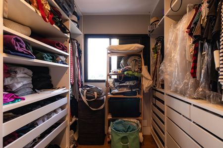 Apartamento à venda com 74m², 2 quartos e 2 vagas Apartamento à venda com 74m², 2 quartos e 2 vagasCloset da suíte