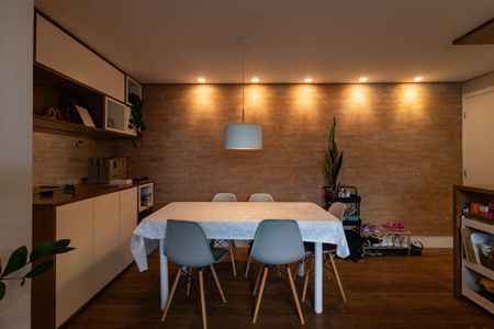 Apartamento à venda com 74m², 2 quartos e 2 vagas Apartamento à venda com 74m², 2 quartos e 2 vagasSala de Jantar