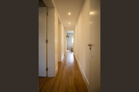 Apartamento à venda com 138m², 3 quartos e 2 vagasCorredor 