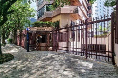 Apartamento à venda com 200m², 3 quartos e 5 vagasFachada