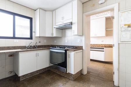 Apartamento para alugar com 200m², 3 quartos e 5 vagas Apartamento para alugar com 200m², 3 quartos e 5 vagasCozinha