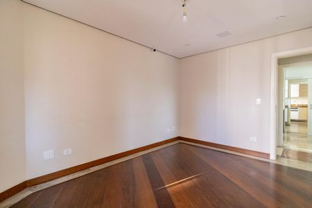 Apartamento para alugar com 200m², 3 quartos e 5 vagas Apartamento para alugar com 200m², 3 quartos e 5 vagasSala de Jantar