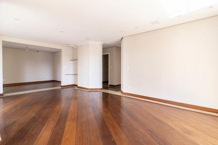 Apartamento para alugar com 200m², 3 quartos e 5 vagas Apartamento para alugar com 200m², 3 quartos e 5 vagasSala