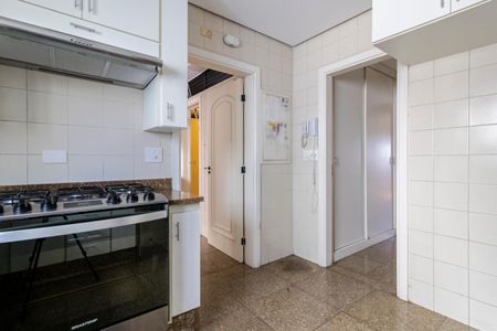 Apartamento para alugar com 200m², 3 quartos e 5 vagas Apartamento para alugar com 200m², 3 quartos e 5 vagasCozinha