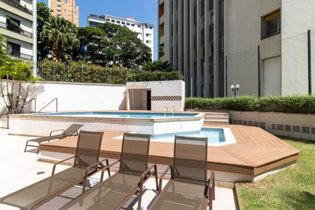 Apartamento à venda com 200m², 3 quartos e 5 vagasÁrea comum - Piscina