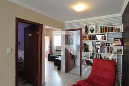 Sala de casa para alugar com 3 quartos, 200m² em Planalto, Belo Horizonte
